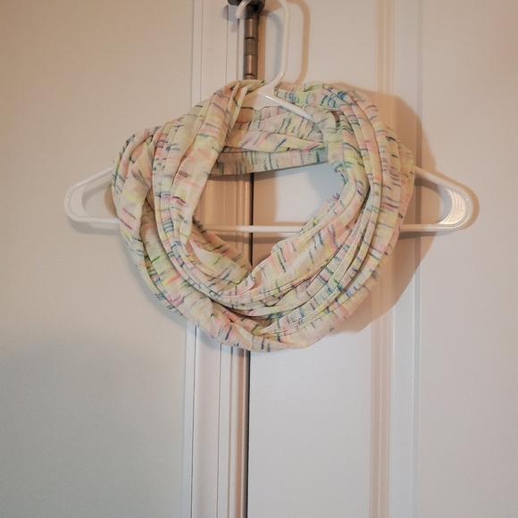 American Eagle Outfitters Accessories - 🎅Scarf